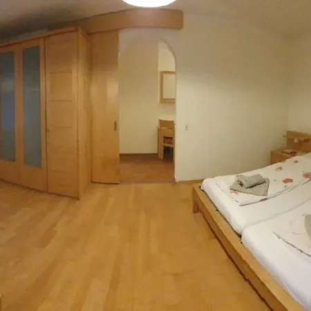 Gasthof-pension Oelberger 게스트하우스 3*