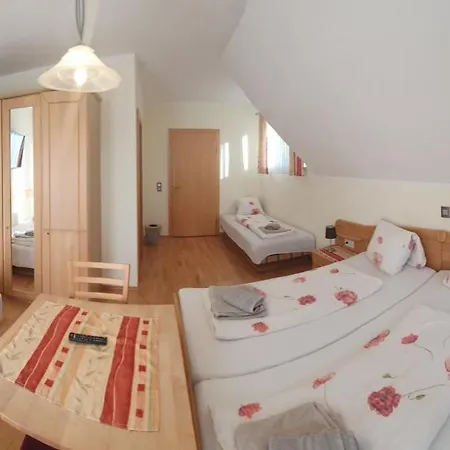 Gasthof-pension Oelberger 게스트하우스 볼프스베르크